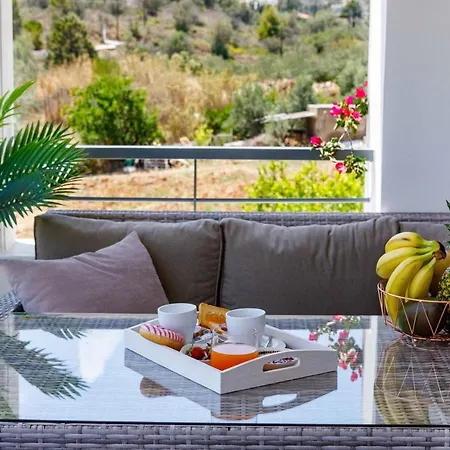 Christina's * Tolón