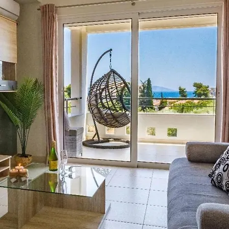 Christina's * Tolón