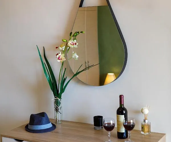 Christina's * Tolón