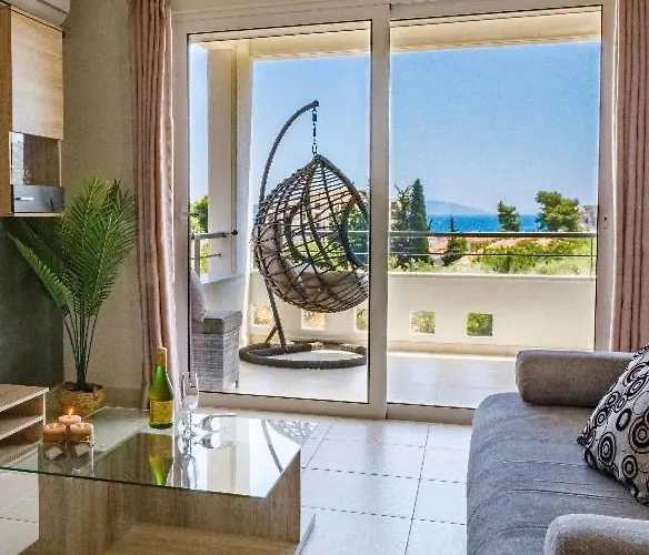 Christina's * Tolón